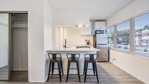 Superior Apartment | Private kitchenette | Coffee/tea maker, fridge, oven, stovetop - Satoshi Hideout (St. Petersburg)
