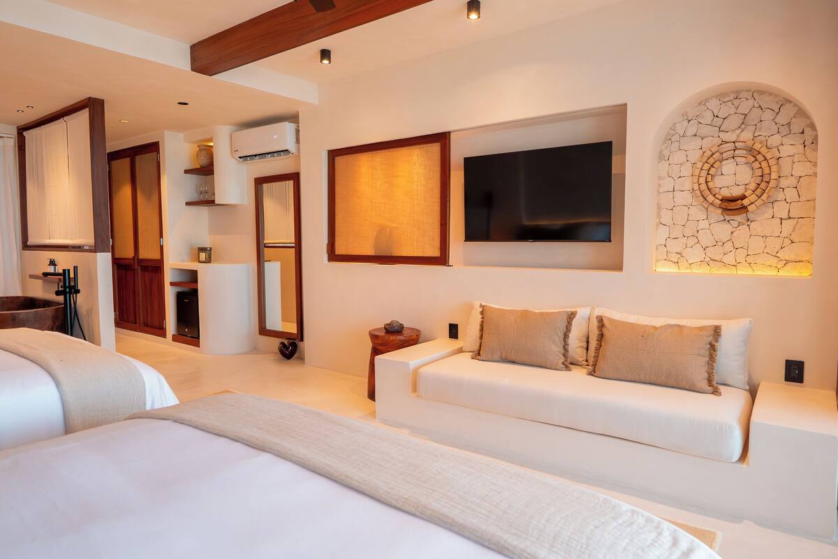 Deluxe Studio Suite, 2 Queen Beds, Sea View | Minibar, in-room safe, iron/ironing board, WiFi (free)