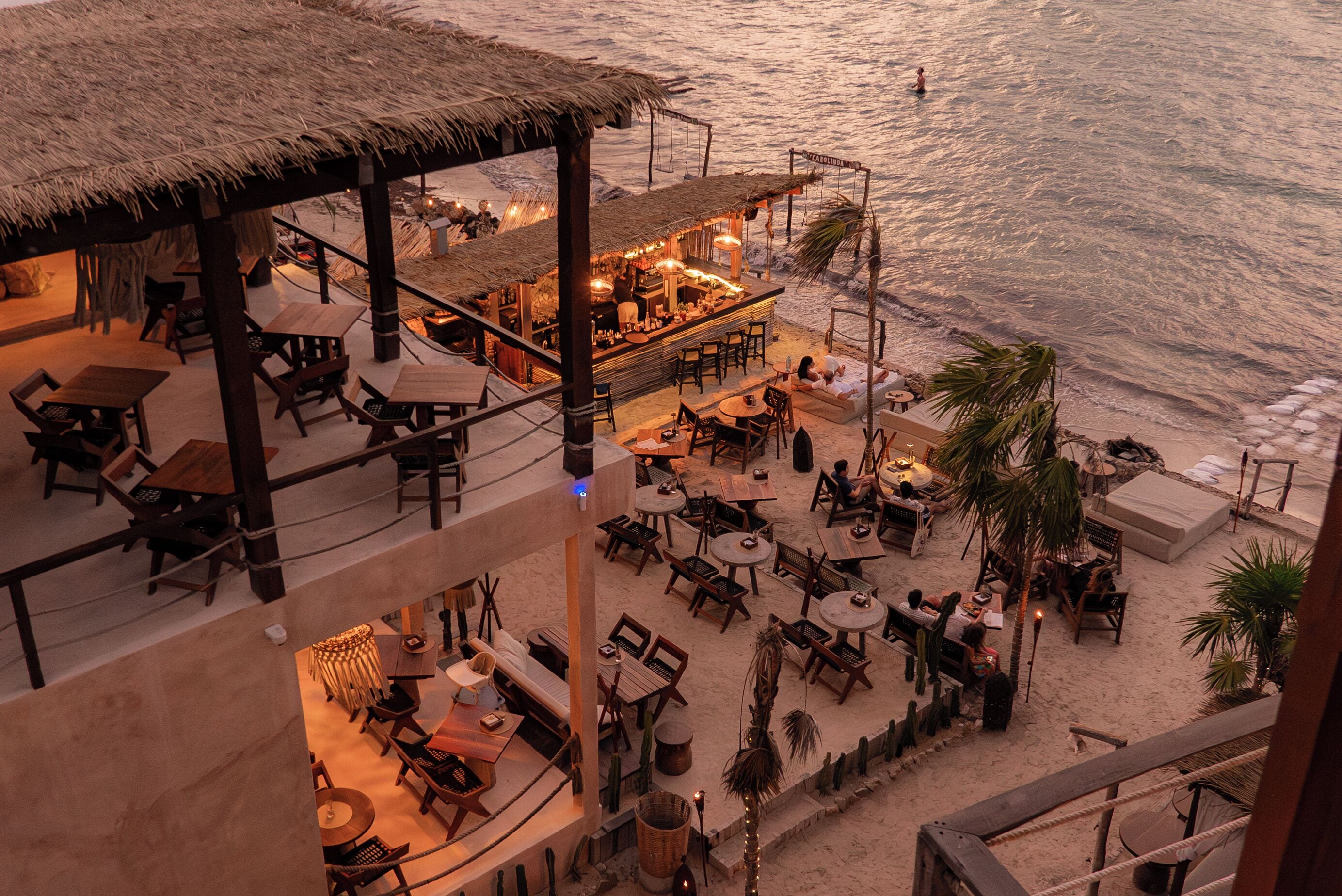 3 restaurants; breakfast, lunch and dinner served 