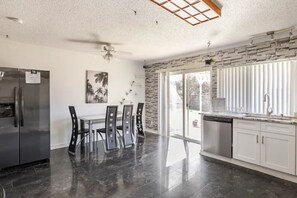 Private kitchen - Clean, Cozy and Spacious 5bedroom 2baths (Garland)