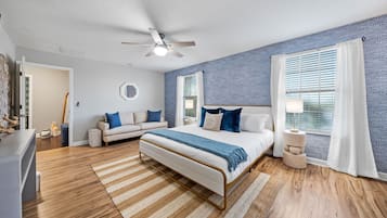 6 bedrooms, desk, WiFi, bed sheets