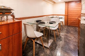 Restaurant - Itsy Hotels Elegant (Mumbai)