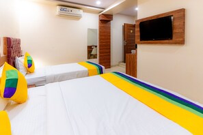 In-room safe, desk, iron/ironing board