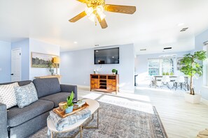Smart-TV, Kamin, Tischfußball