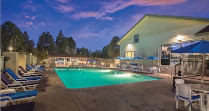 2BD/2BTH - Mountain Views in Flagstaff! Complete w/Golf, Pools, and More!