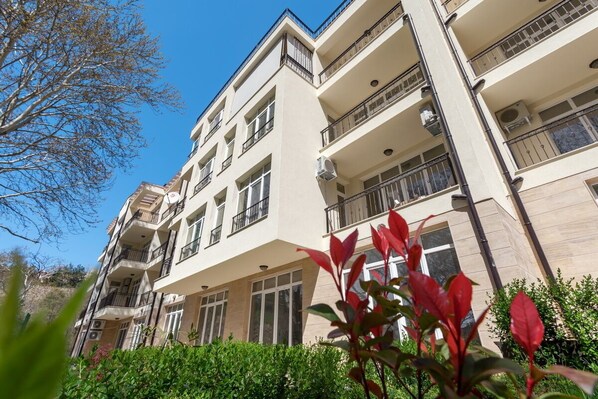 Exterior - One bedroom luxury apartment in Green Park Spa & Swim complex (Sandanski)