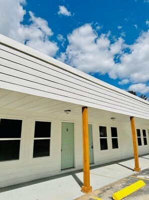 Exterior - 1BR Near DT & Mountain Goat Cafe (Greenville)