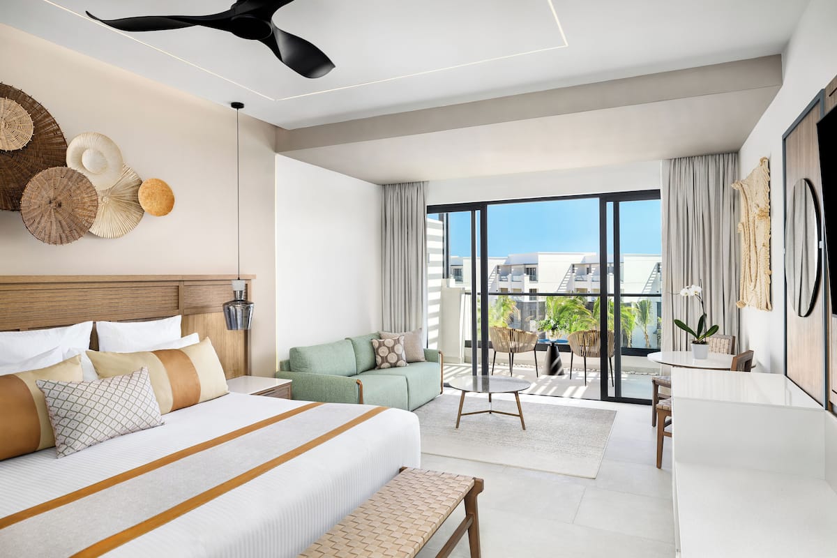 Junior Suite Pool View Double | Garden view