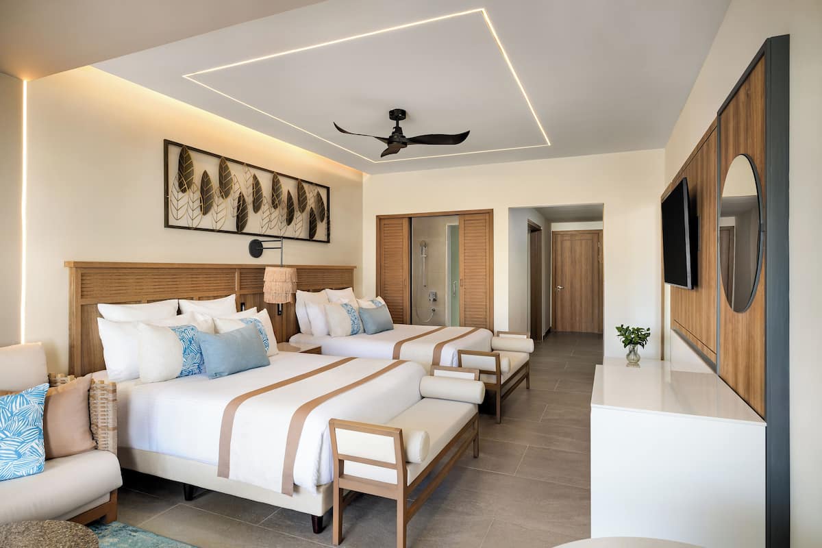 1 bedroom, free minibar, in-room safe, desk