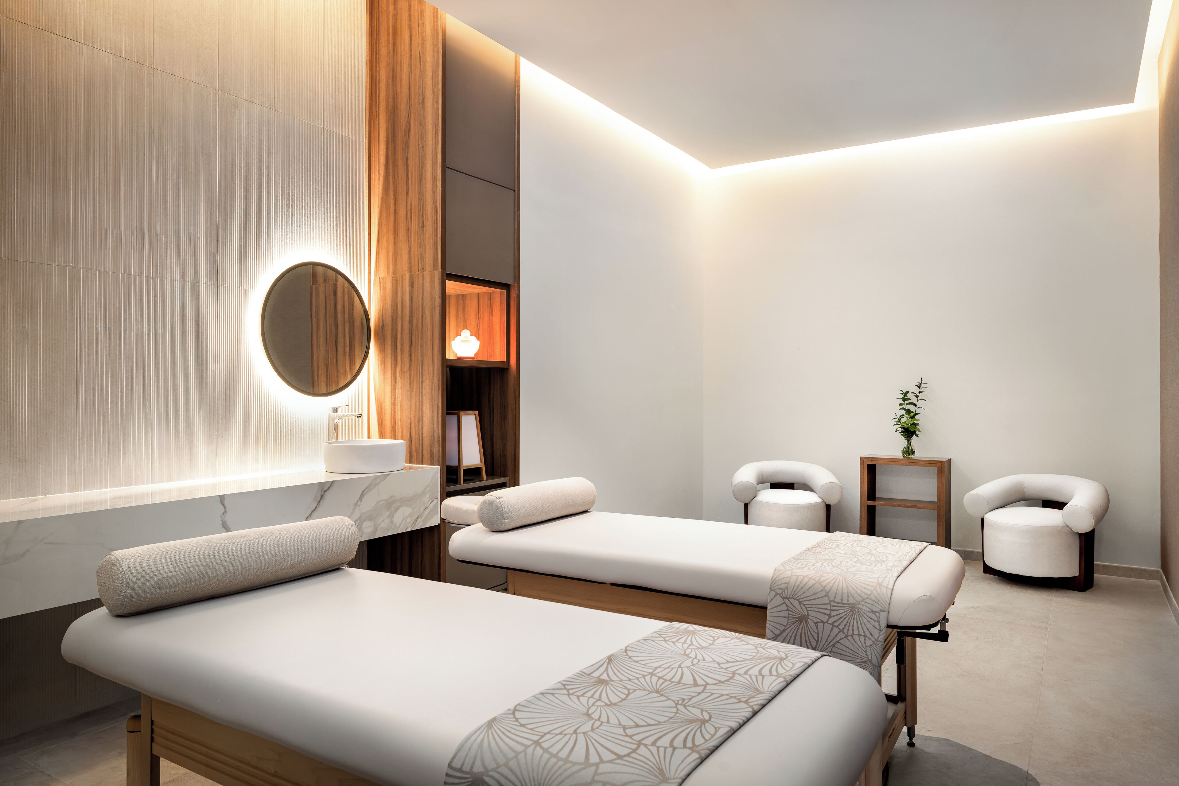 Couples treatment rooms, sauna, hot tub, steam room, body treatments