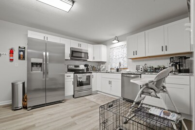 3-bed, 2-bath lakehouse Grill, hot tub, firepit and on-site boat parking.