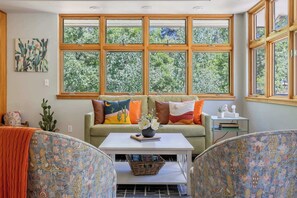 Televisión, oficina