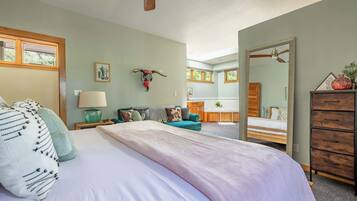 1 bedroom, desk, WiFi, bed sheets