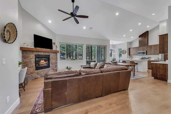 TV, fireplace, offices