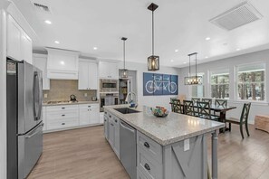 Fridge, microwave, oven, dishwasher - Luxury Flagstaff Forest Home • Hot Tub & Games (Flagstaff)