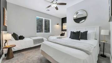 7 slaapkamers, een strijkplank/strijkijzer, reisbedje, wifi