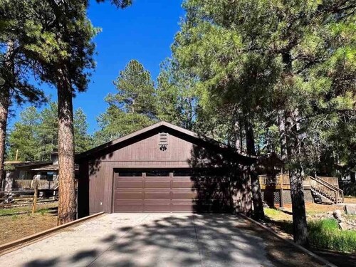 Flagstaff Twin Pines Forest Cabin Retreat