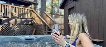 Twin Pines Cabin with Fireplace