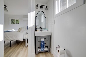 1 chambre, fer et planche à repasser, accès Internet, draps fournis