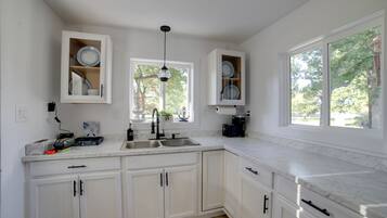 Fridge, microwave, coffee/tea maker, toaster