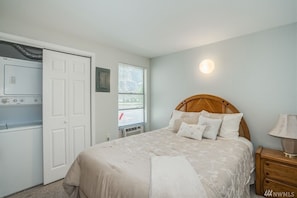 2 bedrooms, in-room safe, WiFi, bed sheets