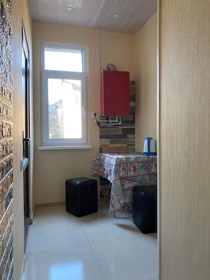 Standard Double or Twin Room | Living area | Smart TV - Tali Home (Tbilisi)