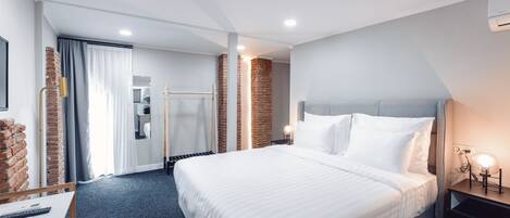 2 slaapkamers, een kluis op de kamer, een strijkplank/strijkijzer, wifi