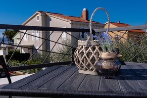 Outdoor dining - MARIN 2... (Kaštel Štafilic)
