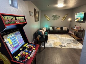 Spielezimmer