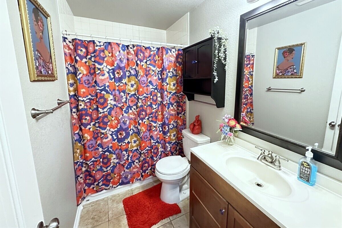 Bathtub, hair dryer, towels
