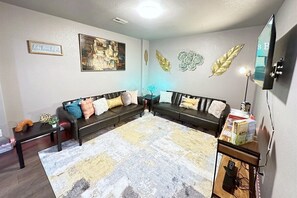 Smart TV, stereo, offices