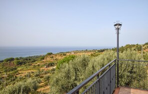 Property grounds - Lovely home in Caronia (Caronia)
