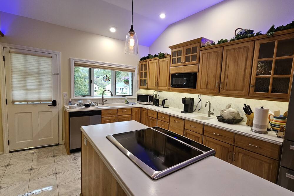 Relaxing family getaway, near beaches, farm and golf! Fire pit\/Deck\/Patio