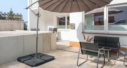 Flamingo - Design Old Building, Central, Terrace, PS4 & Stream