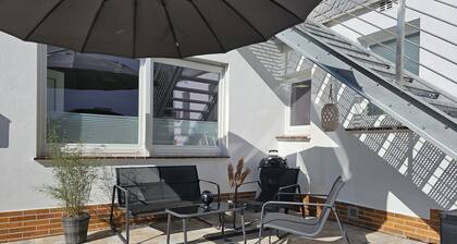 Flamingo - Design Altbau, Zentral, Terrasse, PS4 & Stream