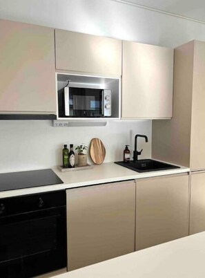 Fridge, microwave, oven, stovetop