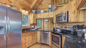 Cabin, Multiple Beds, Hot Tub, Mountain View (Hidden Haven) | Private kitchen | Fridge, microwave, oven, stovetop
