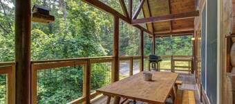 Hidden Haven Log Cabin w/ Private Hot Tub