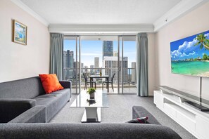 TV - Chevron Renaissance Ocean View (Surfers Paradise)