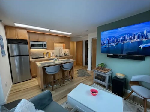 Tranquility Base: 1 BR 1 BA Hood River