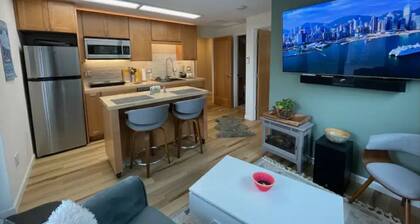 Tranquility Base: 1 BR 1 BA Hood River