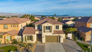Exterior - Luxury Clean 2,654 SF home Pool, Spa, Arcade Game Room and Home Theatre for 14!! (Coachella)