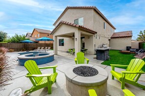 Terrace/patio - Luxury Clean 2,654 SF home Pool, Spa, Arcade Game Room and Home Theatre for 14!! (Coachella)