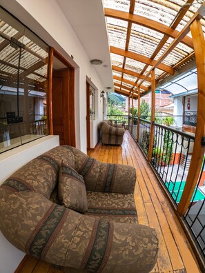 Televisión LED de 36 pulgadas con canales por cable