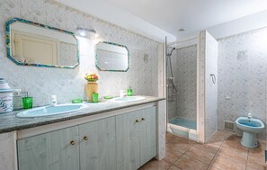 Bathtub