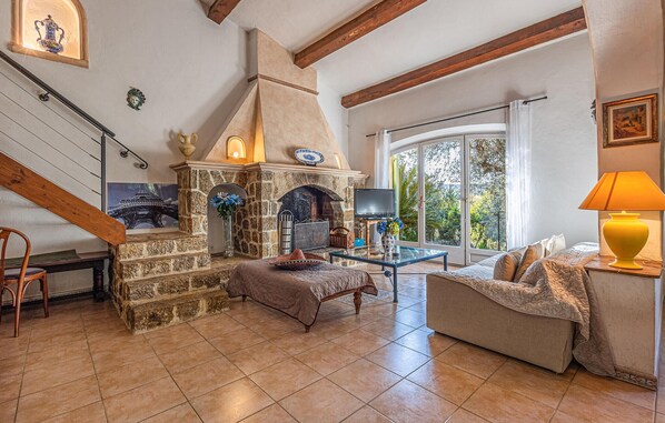 Fireplace, ping pong - Cozy home in Peymeinade (Peymeinade)