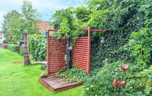 Property grounds - Amazing home in Kivik with WiFi (Kivik)