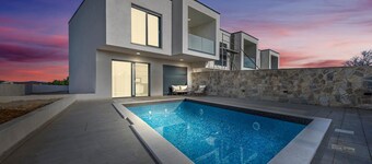 Stunning home in Vodice with kitchen