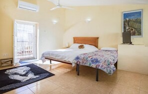 4 bedrooms, travel cot, free WiFi, bed sheets - 4 bedroom lovely home in El Masroig (El Masroig)