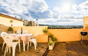 Outdoor dining - Gorgeous home in El Masroig with WiFi (El Masroig)